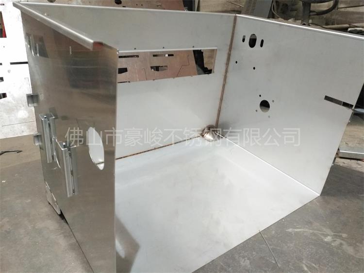 鈑金加工機箱機柜，豪峻18年品質(zhì)見證！
